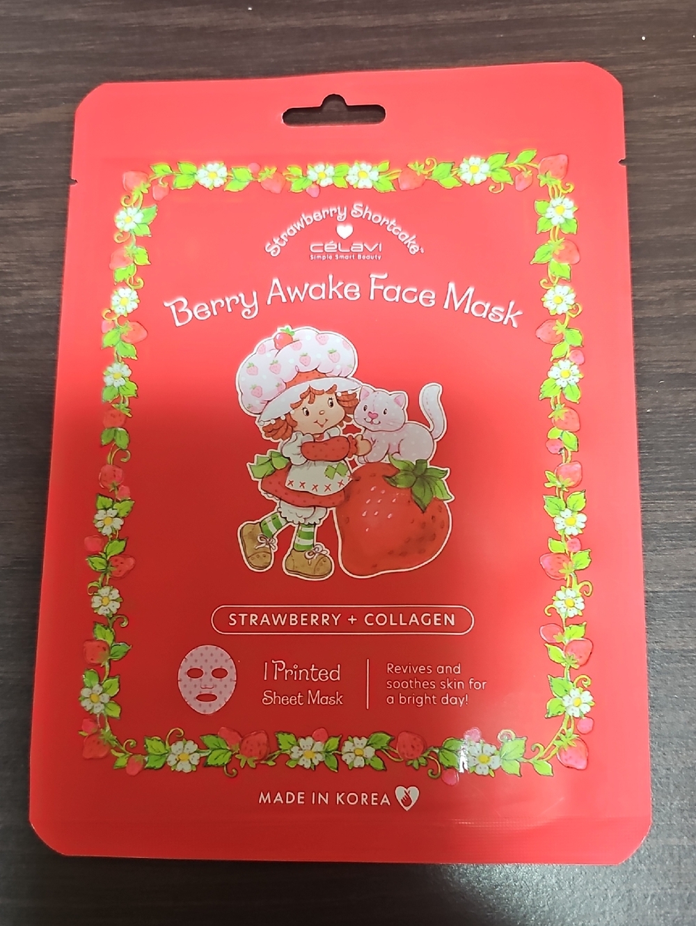 NIB Strawberry shortcake Celavi berry awake face mask